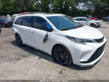  Salvage Toyota Sienna