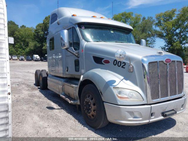  Salvage Peterbilt 587