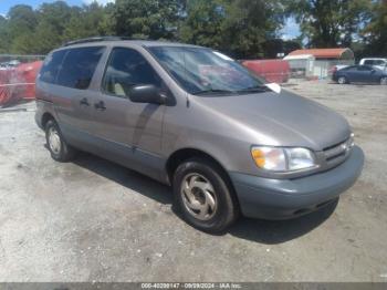  Salvage Toyota Sienna