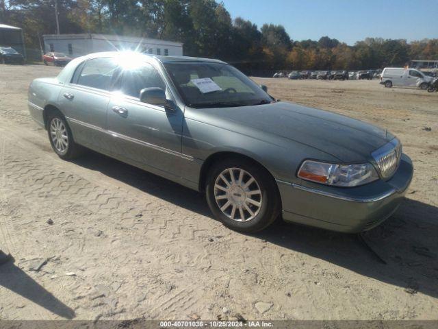  Salvage Lincoln Towncar