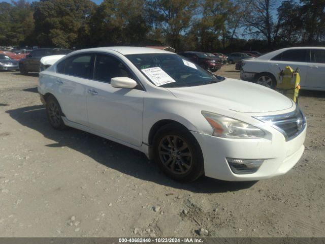  Salvage Nissan Altima