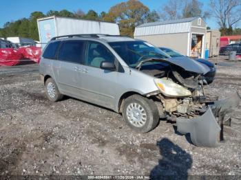  Salvage Toyota Sienna