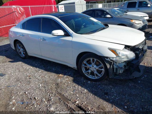  Salvage Nissan Maxima