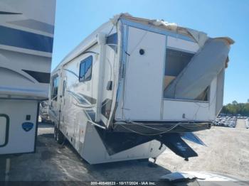  Salvage Palomino 5th Wheel