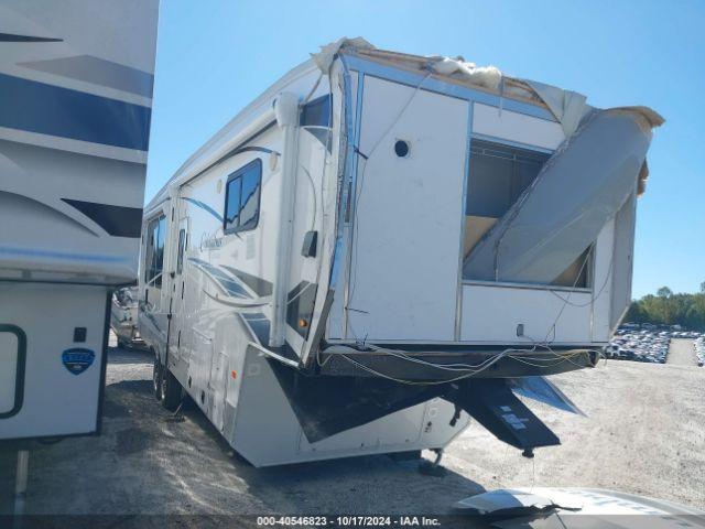  Salvage Palomino 5th Wheel