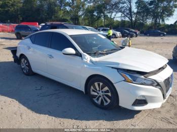  Salvage Nissan Altima