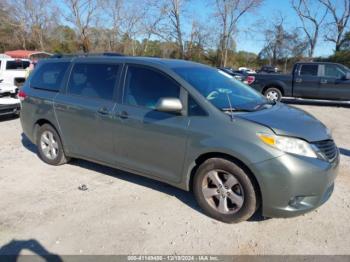  Salvage Toyota Sienna