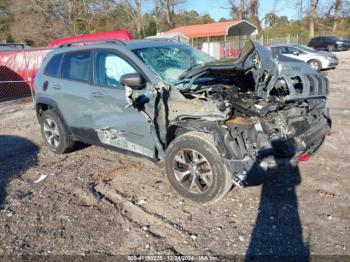  Salvage Jeep Cherokee