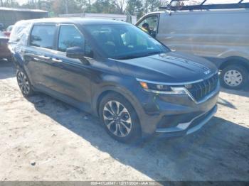  Salvage Kia Carnival