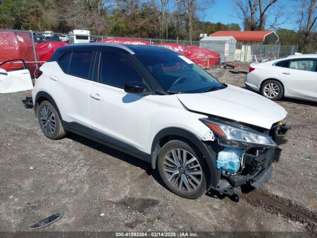  Salvage Nissan Kicks