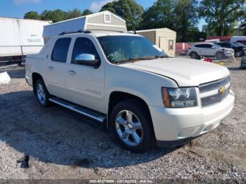  Salvage Chevrolet Avalanche