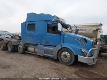  Salvage Volvo Vn