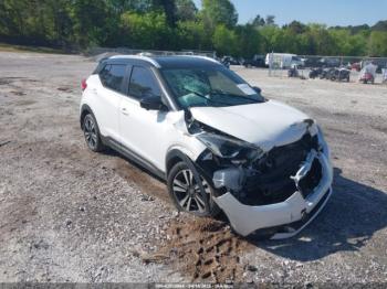  Salvage Nissan Kicks