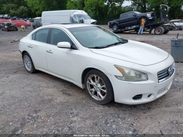  Salvage Nissan Maxima