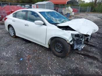  Salvage Nissan Altima