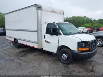  Salvage General Motors Savana Cutaway