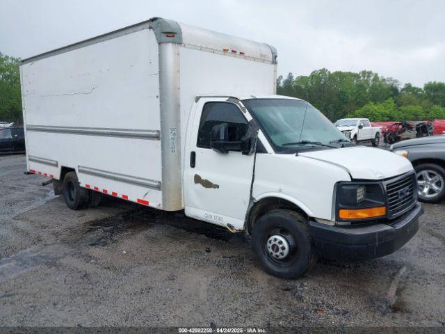  Salvage General Motors Savana Cutaway