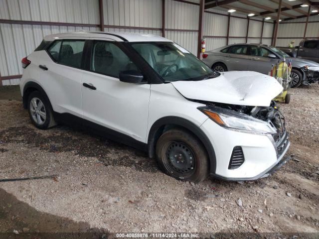  Salvage Nissan Kicks