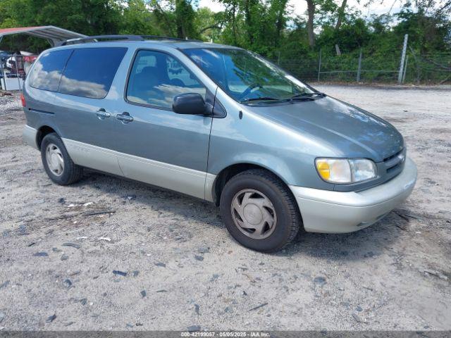 Salvage Toyota Sienna