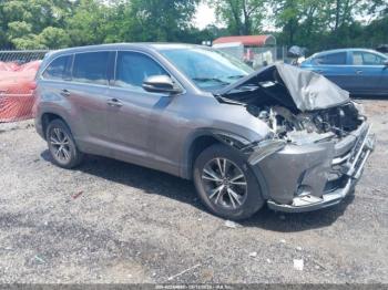  Salvage Toyota Highlander