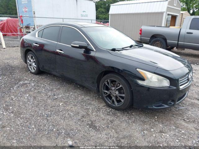  Salvage Nissan Maxima
