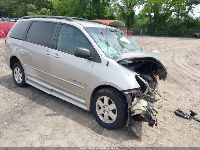 Salvage Toyota Sienna