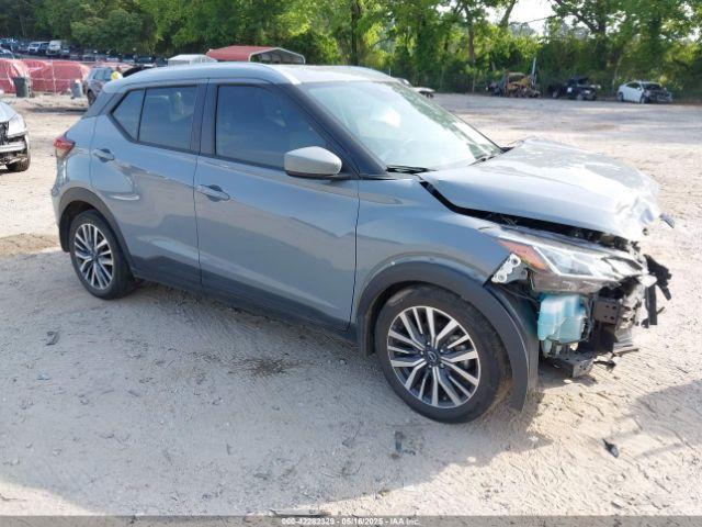  Salvage Nissan Kicks