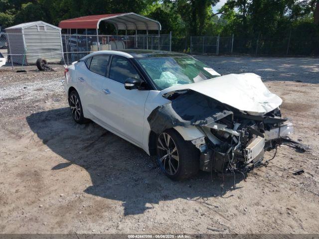  Salvage Nissan Maxima