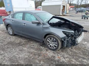  Salvage Nissan Altima