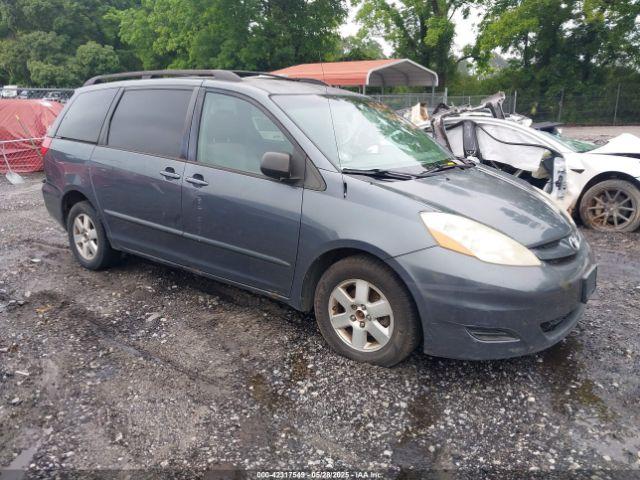 Salvage Toyota Sienna