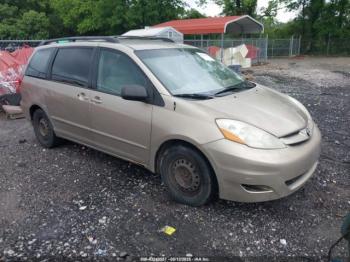  Salvage Toyota Sienna