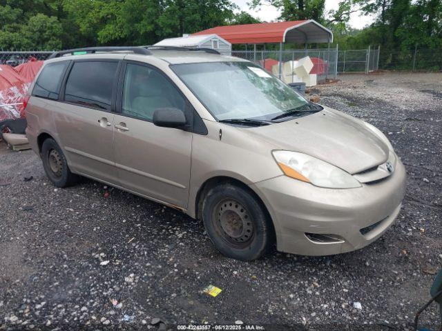  Salvage Toyota Sienna