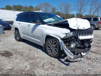  Salvage Jeep Grand Cherokee