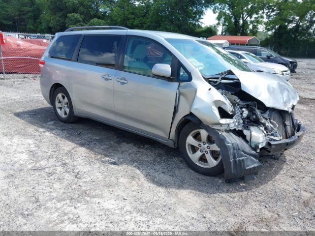  Salvage Toyota Sienna