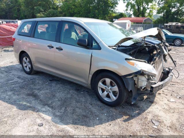  Salvage Toyota Sienna