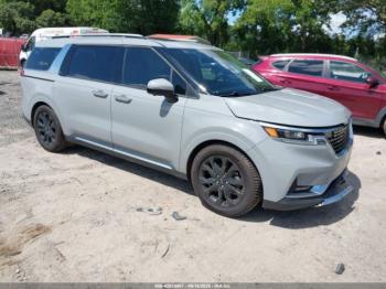  Salvage Kia Carnival