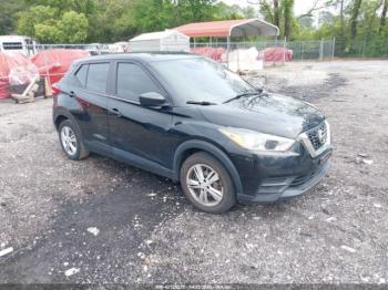  Salvage Nissan Kicks