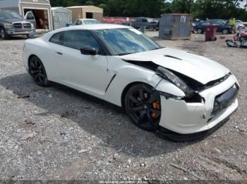  Salvage Nissan GT-R