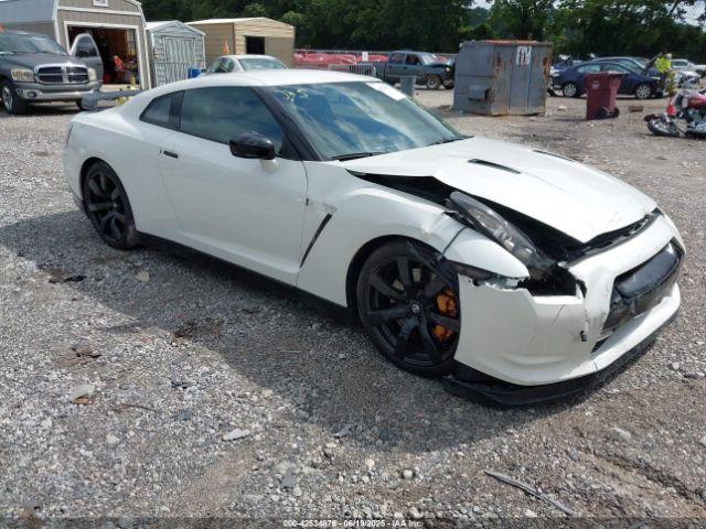  Salvage Nissan GT-R