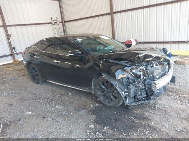  Salvage Nissan Maxima