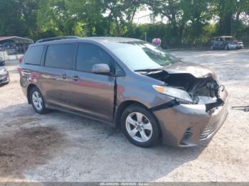  Salvage Toyota Sienna
