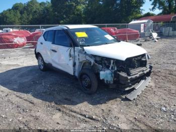  Salvage Nissan Kicks