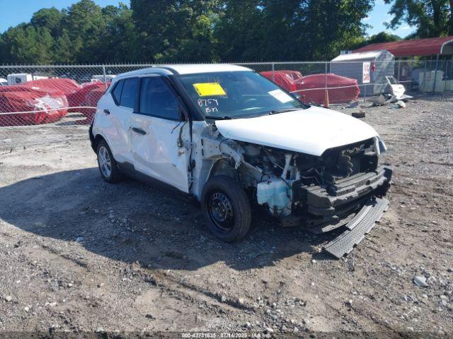  Salvage Nissan Kicks