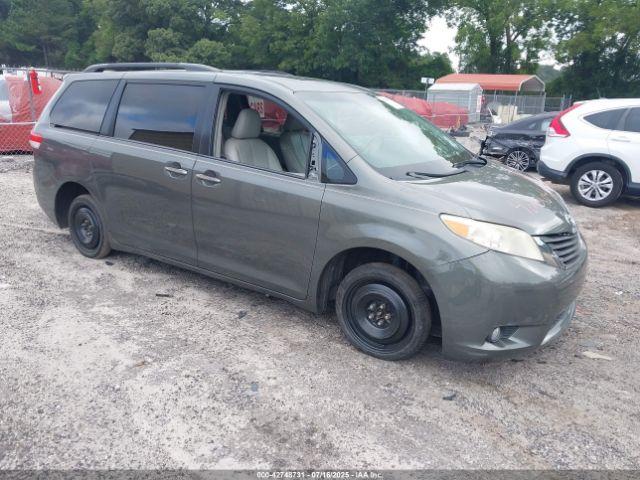 Salvage Toyota Sienna