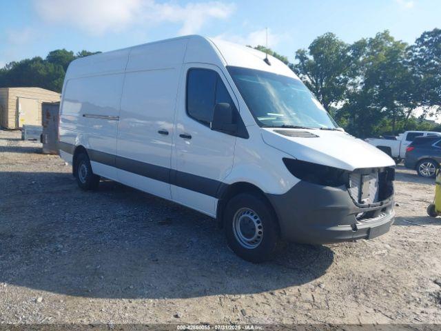  Salvage Mercedes-Benz Sprinter 2500
