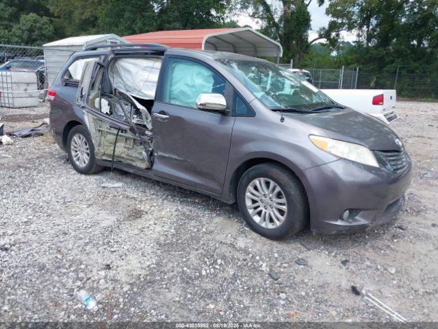  Salvage Toyota Sienna