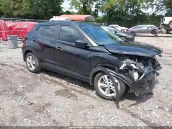  Salvage Nissan Kicks