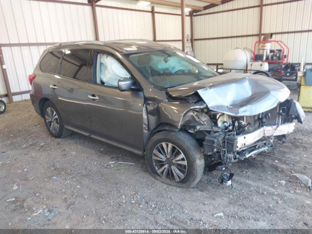  Salvage Nissan Pathfinder