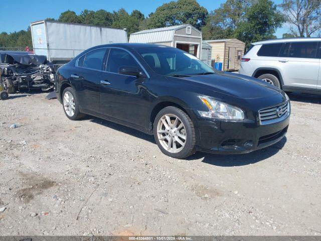 Salvage Nissan Maxima