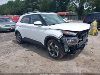  Salvage Hyundai VENUE